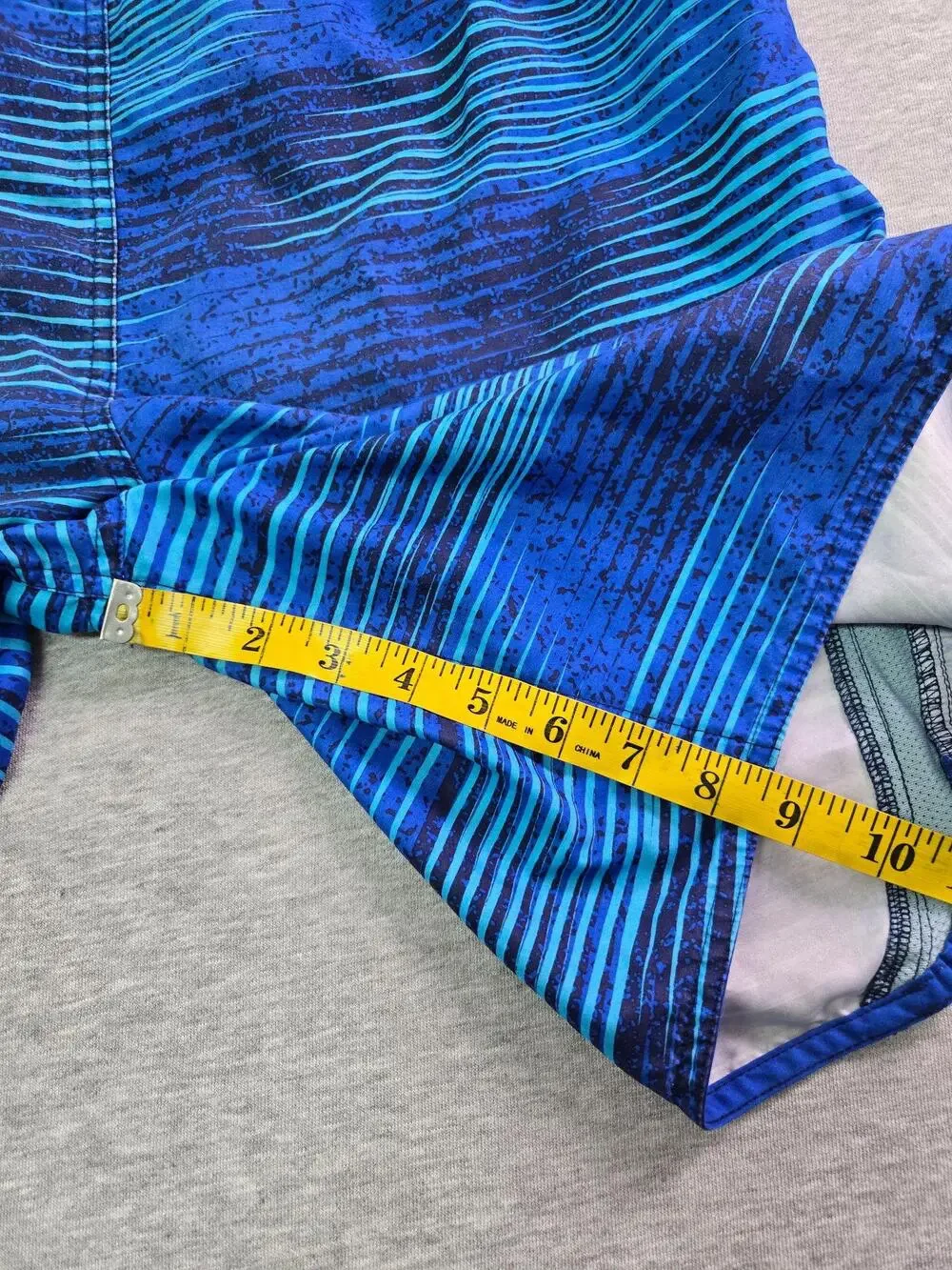 Nike Shorts Mens Medium Blue Striped Swim Trunks Lined Drawstring Mesh Liner